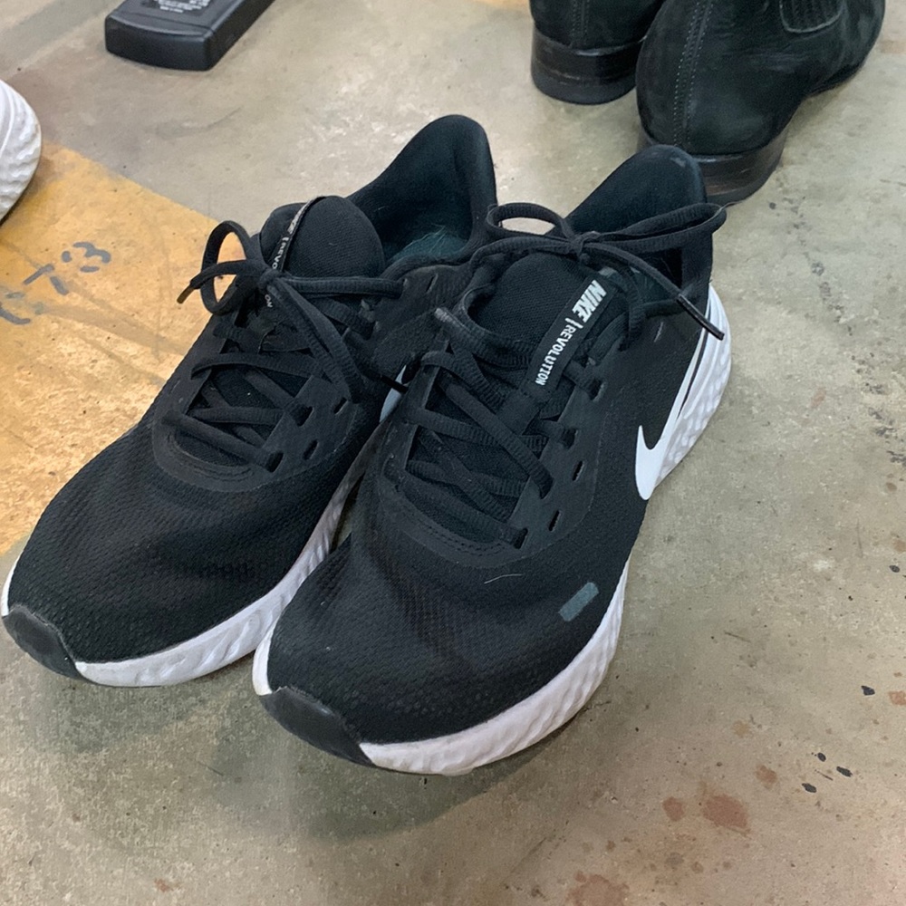 Black Nike sneakers size 9 women
